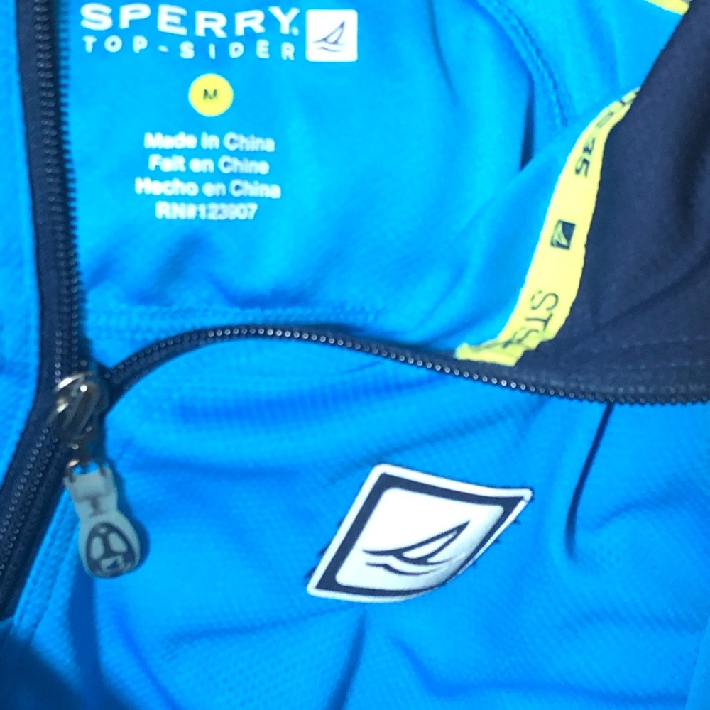 🌞 SPERRY Woman’s Athletic Top🌞 - Picture 5 of 8